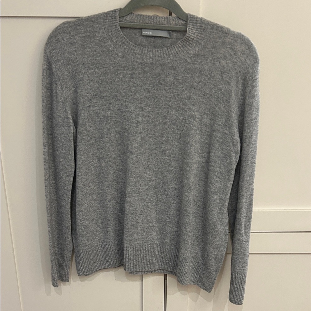 Vince Gray 100% cashmere Crewneck women’s Sweater size small - Picture 1 of 6